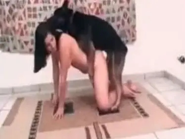 Momen Santai Gadis Cantik Bersama Peliharaan